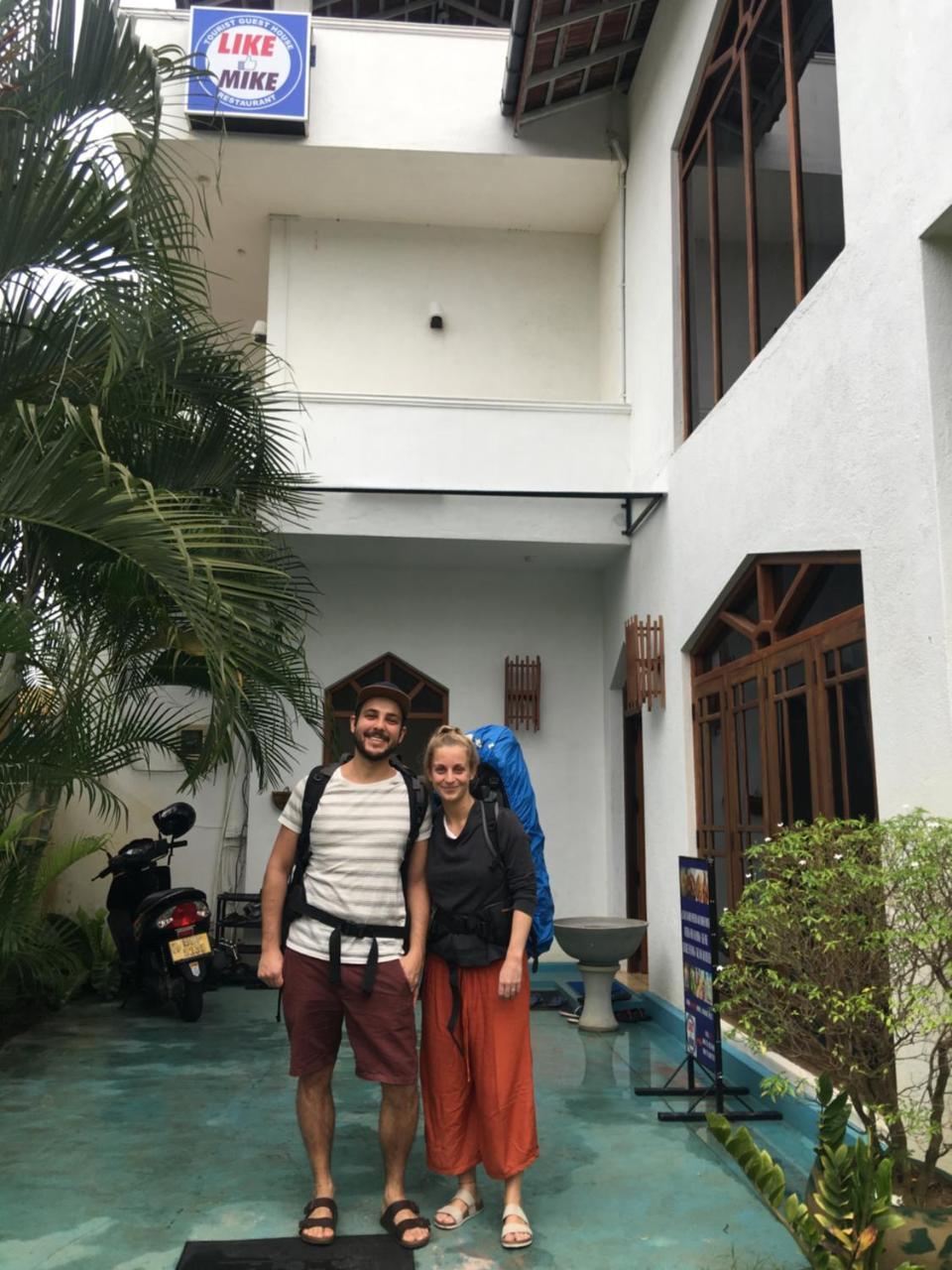 Like Mike Tourist Guest House & Restaurant เนกอมโบ ภายนอก รูปภาพ