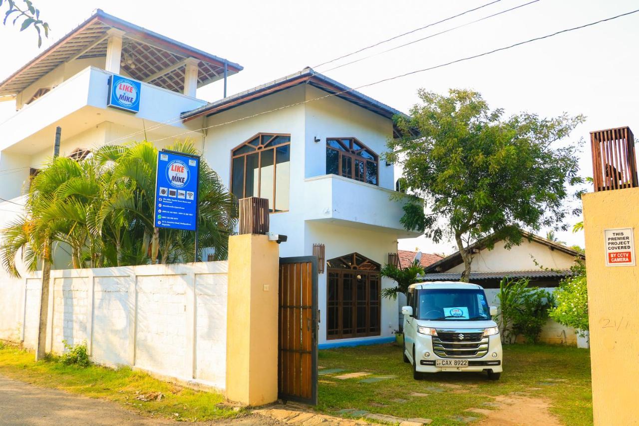 Like Mike Tourist Guest House & Restaurant เนกอมโบ ภายนอก รูปภาพ